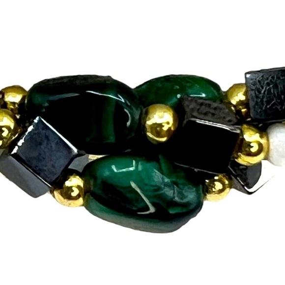 Vintage White & Green Beaded Necklace With Gold Accents.  A45 - Picture 8 of 9